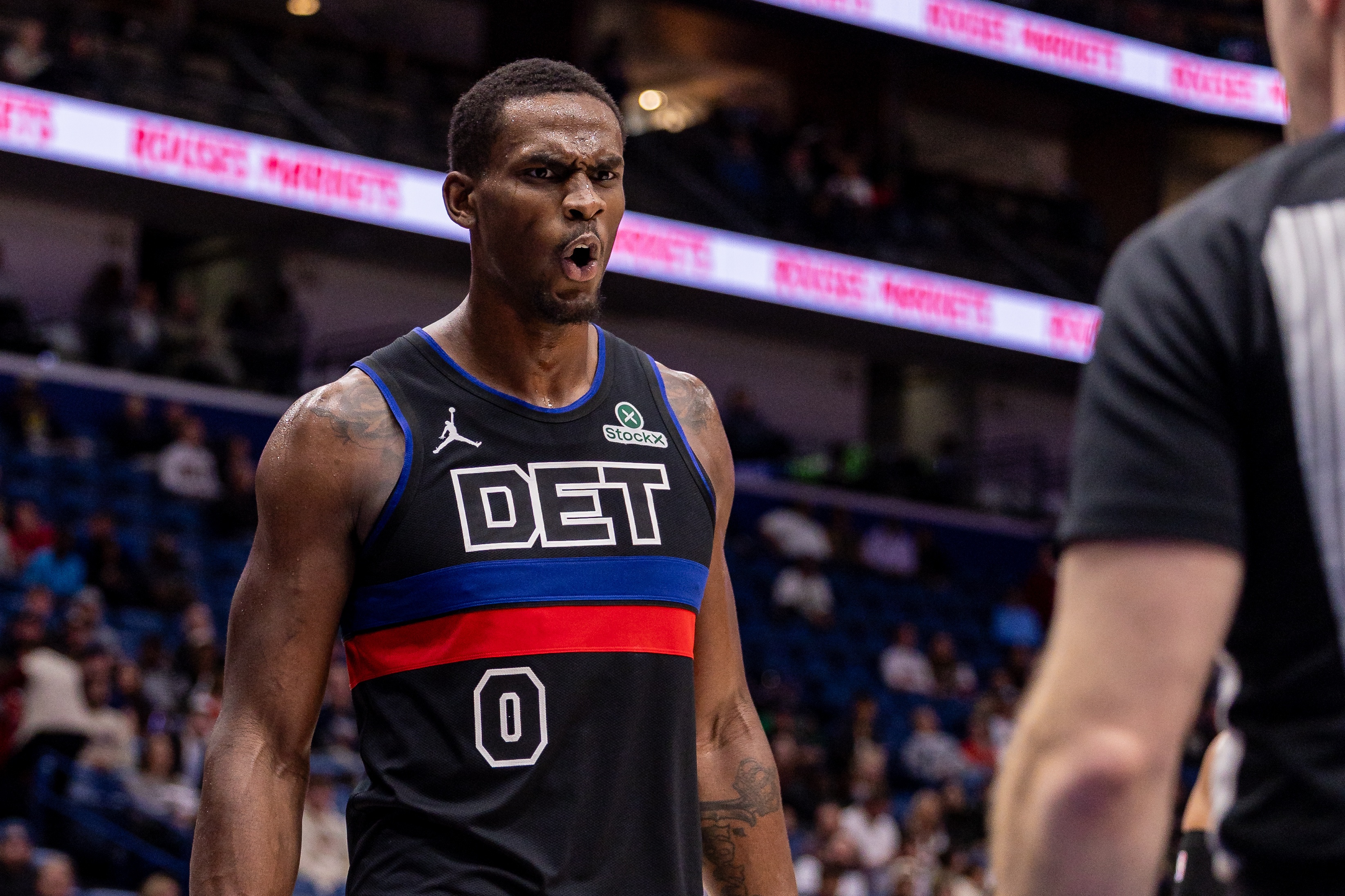 足球直播-杜伦：从跳球开始就要进入状态 问题在我们自身球队会变得更好