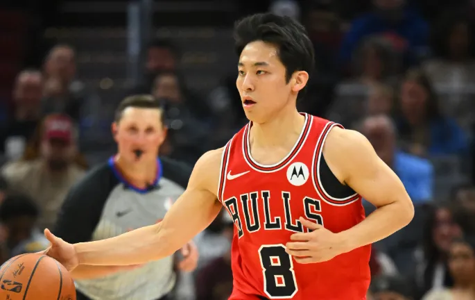 乐鱼体育直播-河村勇辉半场出战7分钟，1中0得到1篮板7助攻1抢断0失误