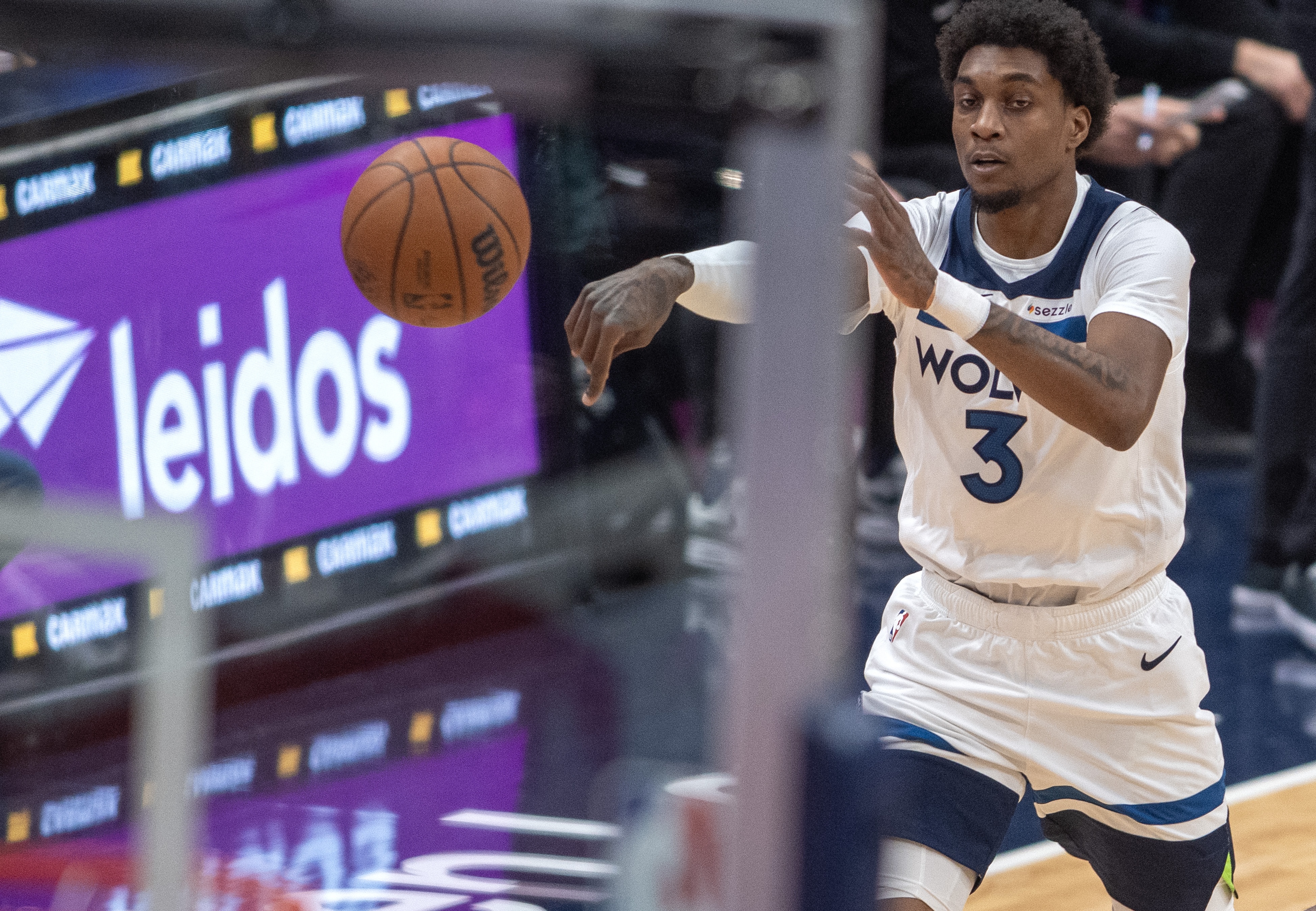 爱德华兹：麦丹每晚都全力以赴&amp;无论攻防 我们都非常依赖他