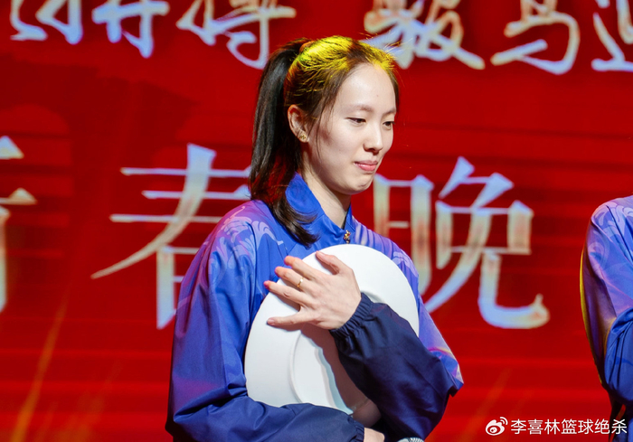 乐鱼官网入口下载-泪目！30岁中国女排世界冠军退役：又美又能打，郎平助她跃升|郑益昕|福建女排|女排联赛|全国女排锦标赛|全运会_新浪体育_新浪新闻